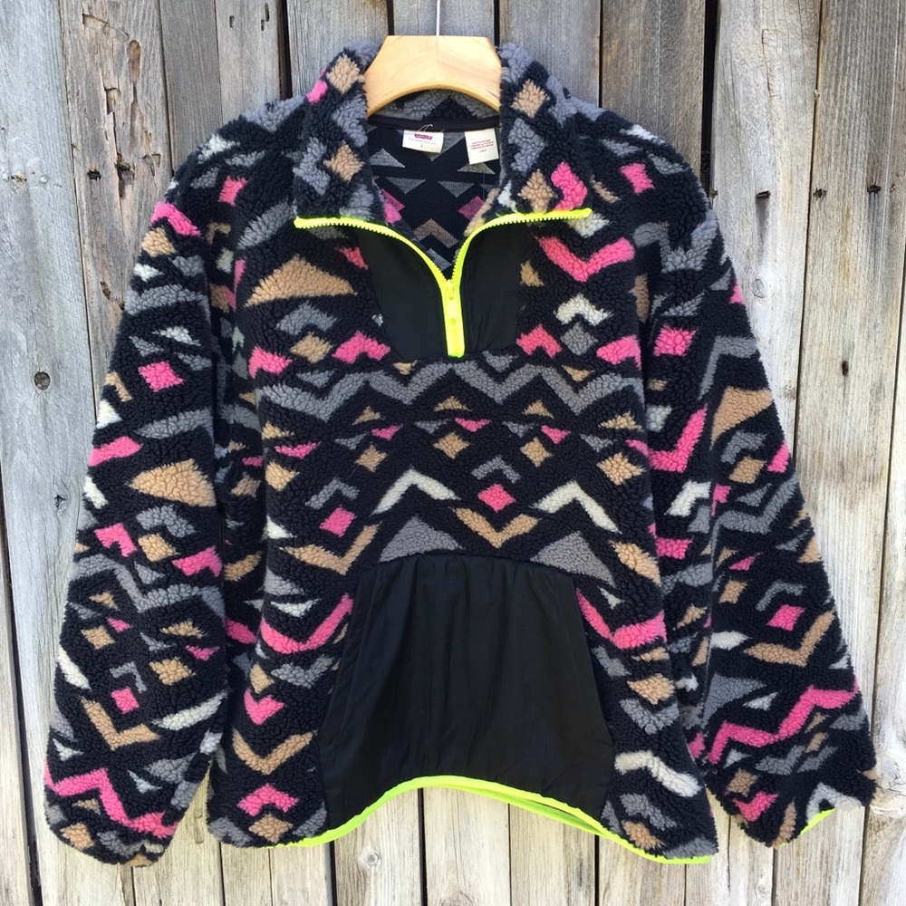 NWT Levi’s Arizona Sherpa Pullover Geo Jacquard L